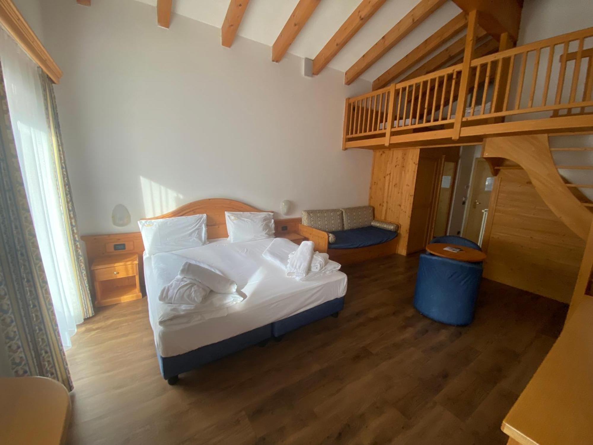 Hotel Terme Antico Bagno Pozza di Fassa Camera foto