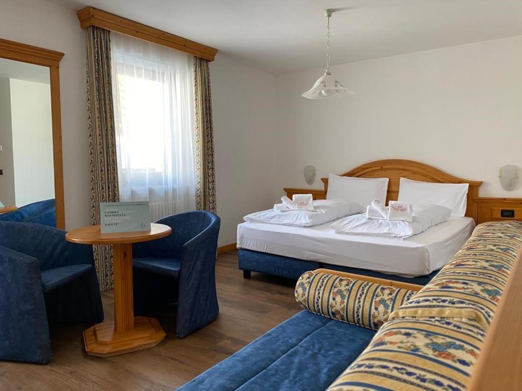 Hotel Terme Antico Bagno Pozza di Fassa Camera foto