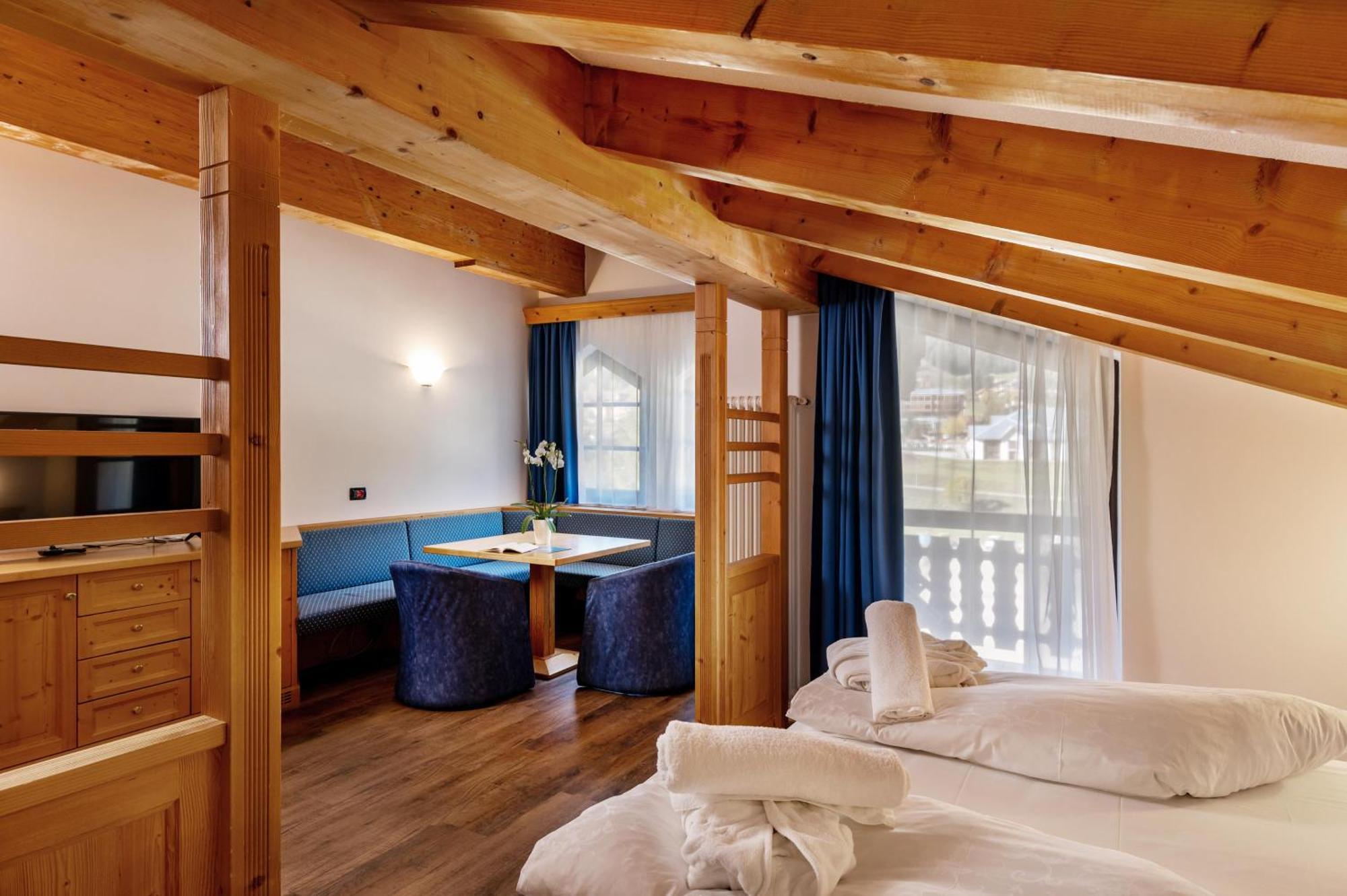 Hotel Terme Antico Bagno Pozza di Fassa Camera foto