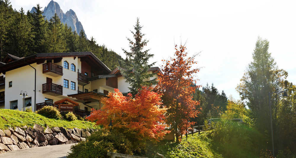Hotel Terme Antico Bagno Pozza di Fassa Esterno foto