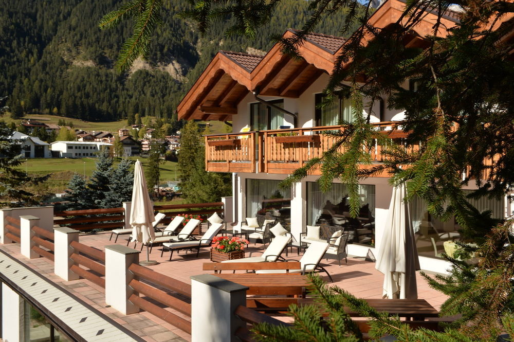 Hotel Terme Antico Bagno Pozza di Fassa Esterno foto